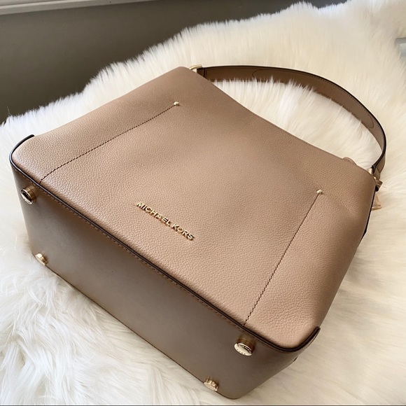 NWT Large Michael Kors Bucket Bag - Picture 2 of 8